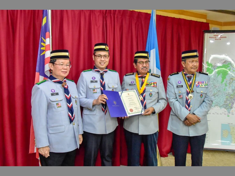 A COURTESY VISIT TO CHIEF MINISTER CHOW KON YEOW